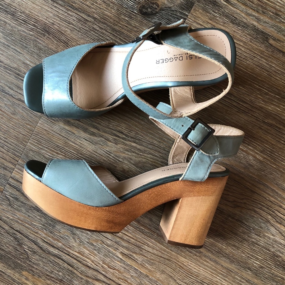 Kelsi Dagger metallic platform heels